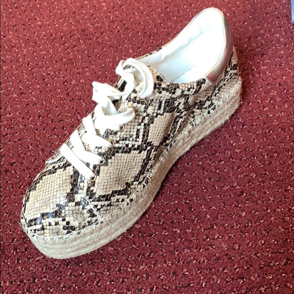 Steve Madden snake shoes